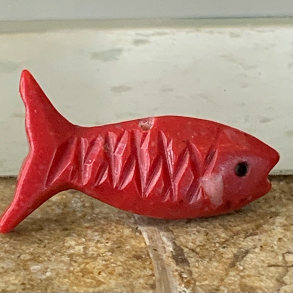 Native American Zuni Style Fish Fetish Bead Drilled Red Jasper Carved Animal .7" - Picture 2 of 11